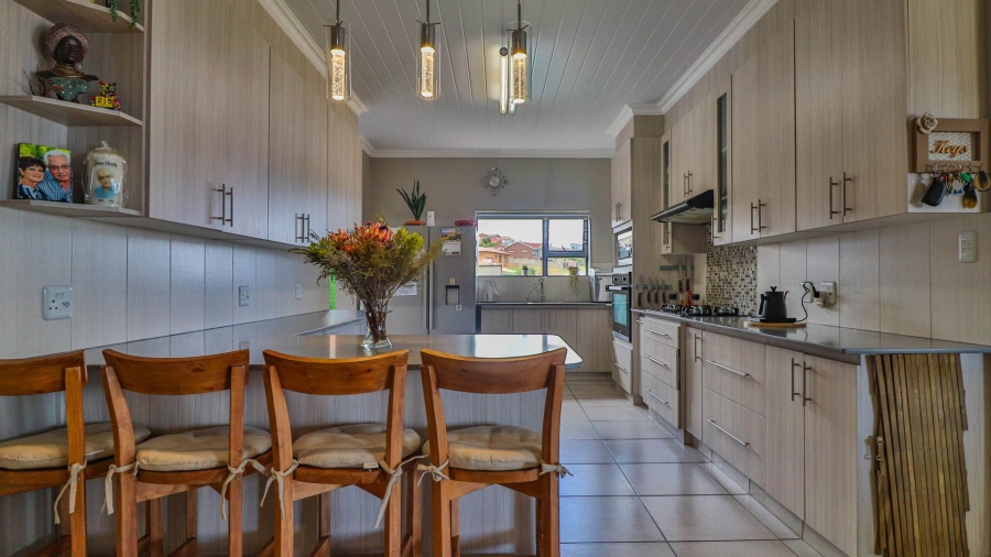 4 Bedroom Property for Sale in Dana Bay Western Cape